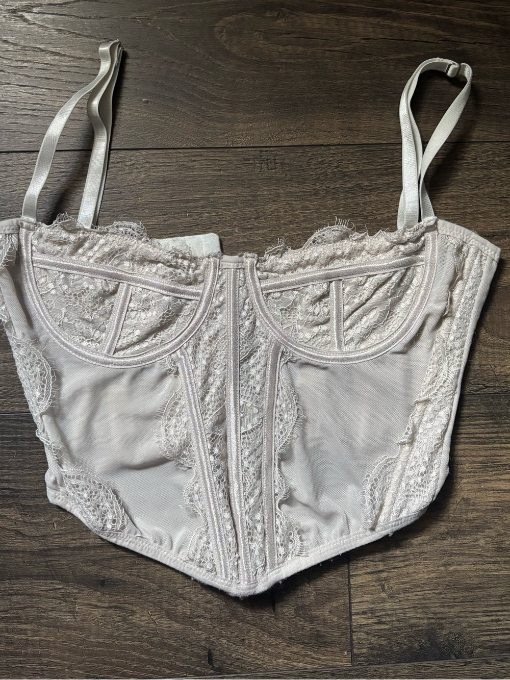 L.A. Hearts Lace Longline Corset Light Gray off-white